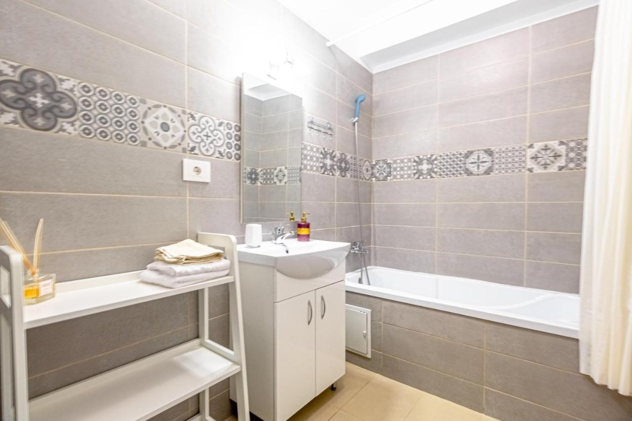 Appartement Opera Apart 2 à Braşov Extérieur photo